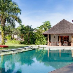 Villa The Beji - Lawn and Pool