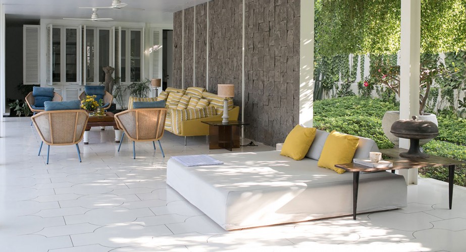 Villa 1880 - Sunbed and Sitting Area