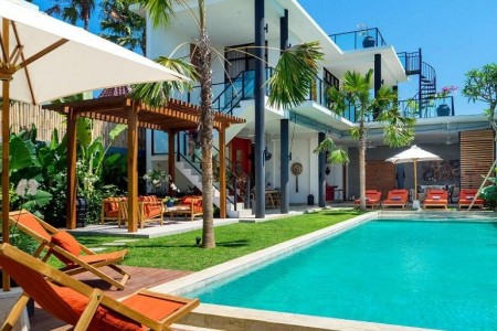 Villa Boa - Canggu Beachside Villas - Enjoy Poolside Sunloungers