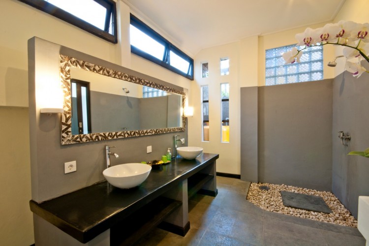 Villa Surga - Bathroom One