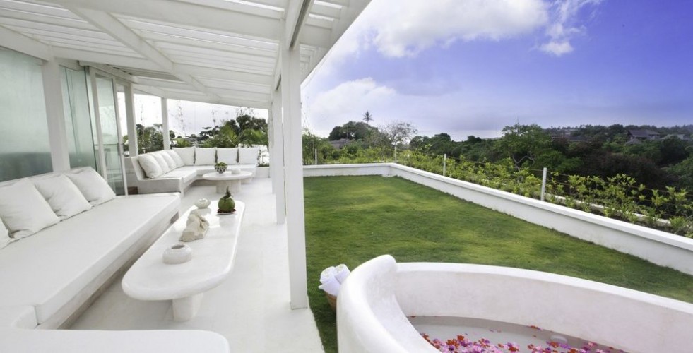 EDEN - Residence at The Sea - Outdoor Bathtub Upper Floor Villa