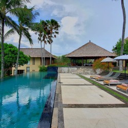 Villa Mary - Pool and Sunloungers