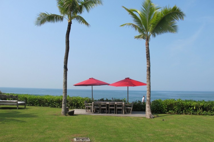 Villa Sound of the Sea - Outdoor Sitting Area with Ocean View