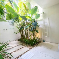 Villa Puro Blanco - Outdoor Shower One