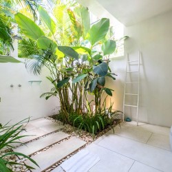 Villa Puro Blanco - Outdoor Shower One