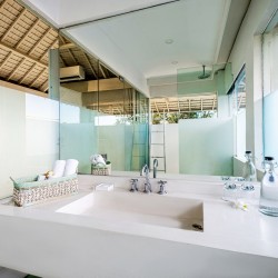 Villa Puro Blanco - Sink in Bathroom
