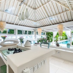 Villa Puro Blanco - Kitchen with Pool View