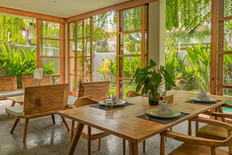 Anandathu Villas - Dining Area Villa Avyathi