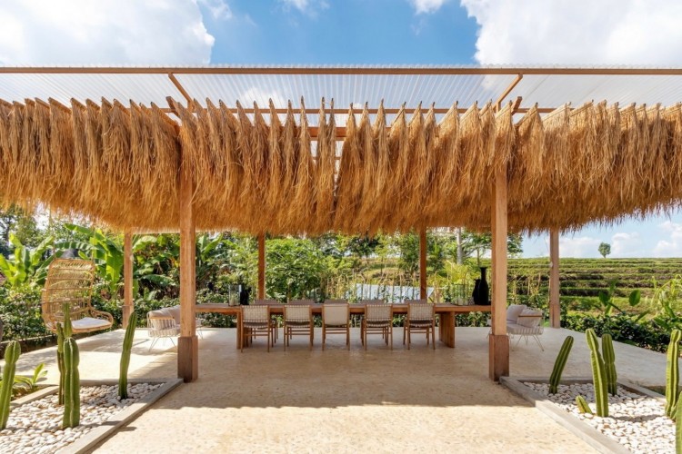 Villa KaRein - Outdoor Dining Area