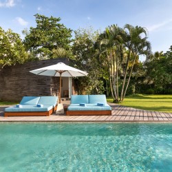 Villa Nedine - Pool and Sunloungers