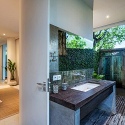 Villa Nedine - Bathroom Two