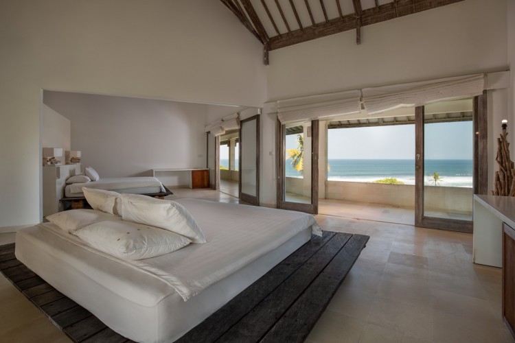 Villa Babar - Bedroom Two with Double King Size Bed and Ocean View