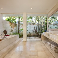 Villa Babar - Bathroom One