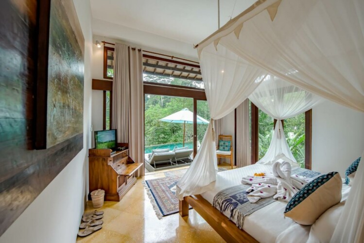 Villa Umah Shanti - Bedroom One with Pool View