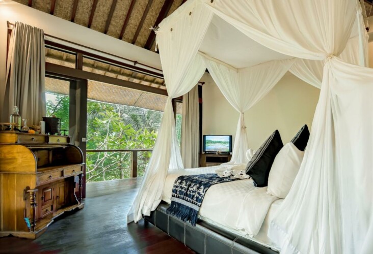 Villa Umah Shanti - Bedroom Two with Jungle View