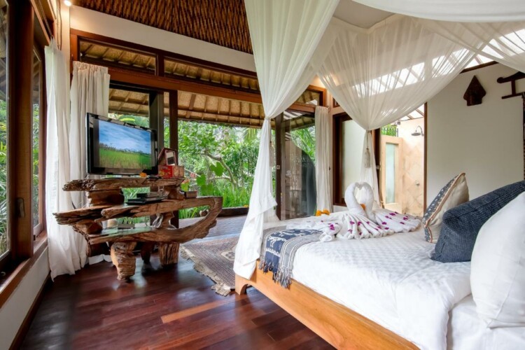 Villa Umah Shanti - Bedroom Two with Jungle View