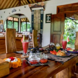 Villa Umah Shanti - Breakfast Prepare in Dining Area