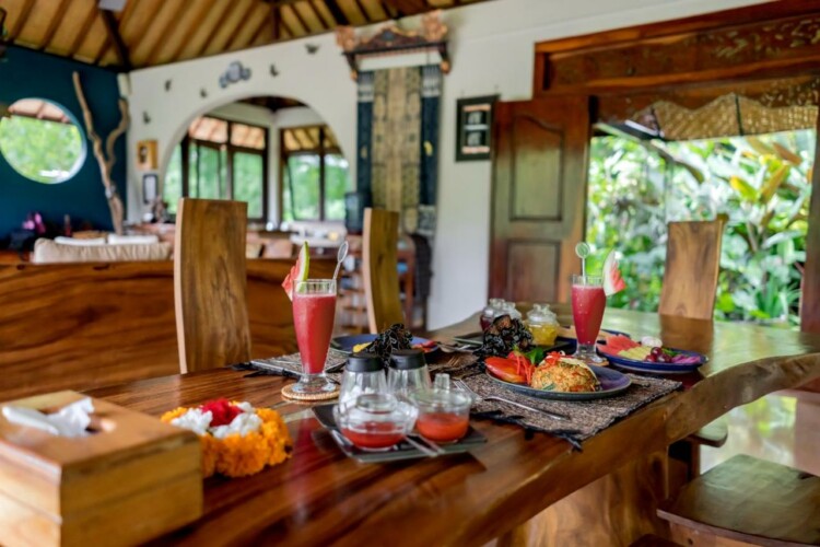 Villa Umah Shanti - Breakfast Prepare in Dining Area