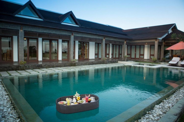 Villa Griya Aditi - Villa and Pool with Floating Breakfast