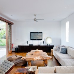 Villa Uma Nina - Living Area in Guest Building
