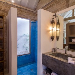Villa Du Bah - Bathroom One