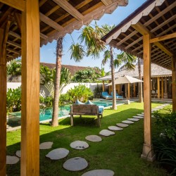 Villa Du Bah - Garden and Pool