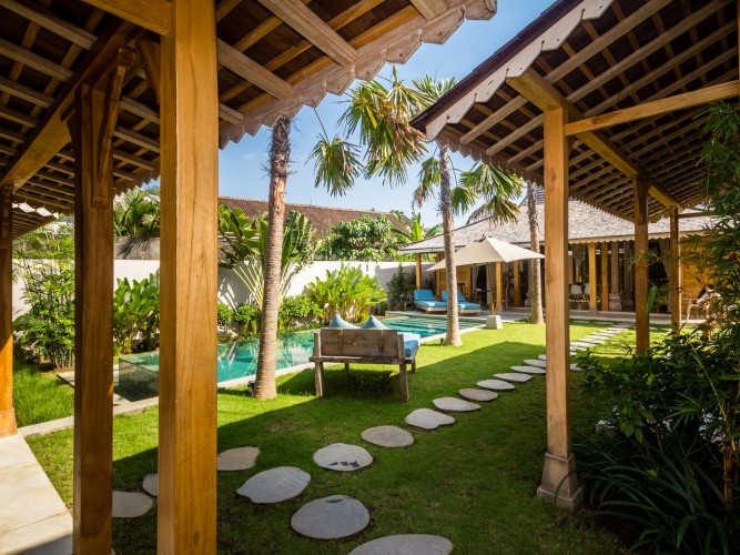 Villa Du Bah - Garden and Pool