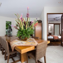 Villa Uma Nina - Spacious Dining Area