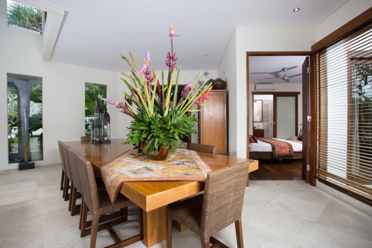 Villa Uma Nina - Spacious Dining Area