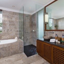 Villa Uma Nina - Bathroom One