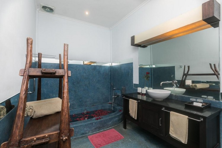 Villa Catur Kembar - Bathroom Two