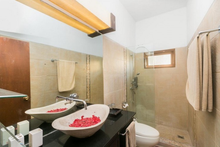 Villa Catur Kembar - Bathroom Three