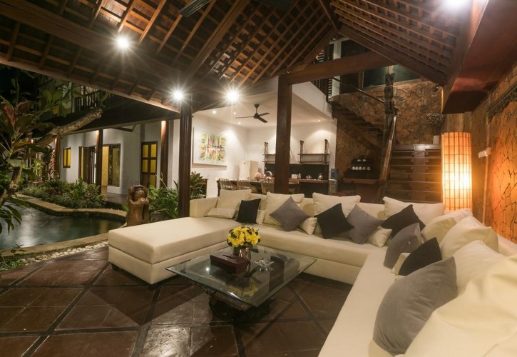 Villa Catur Kembar - Living Area at Evening