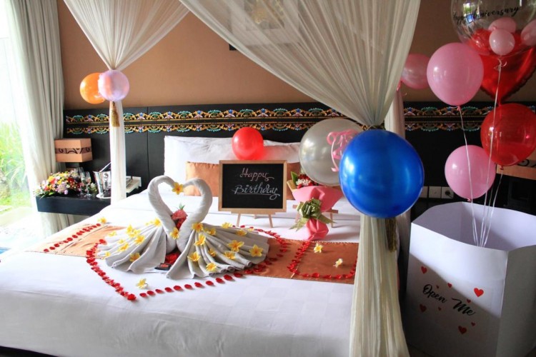 Villa Jerami - Bedroom with Birthday Decoration