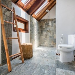 Villa Tirtadari - Bathroom Six