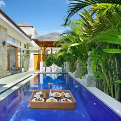 Holl Villa - Pool with Floating Breakfast