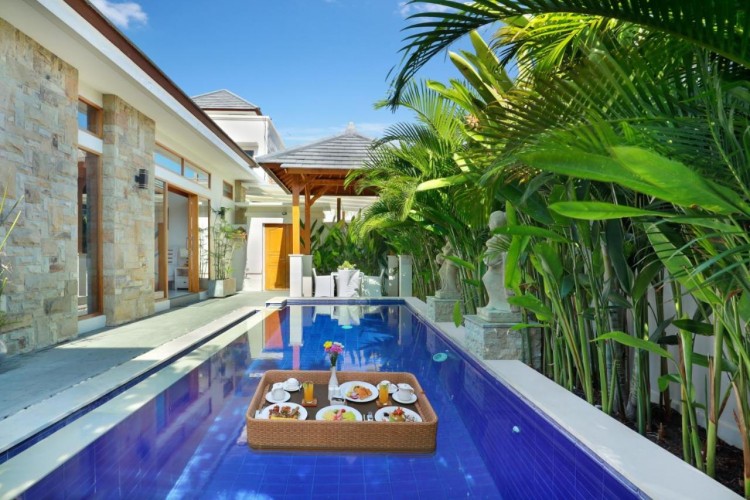 Holl Villa - Pool with Floating Breakfast