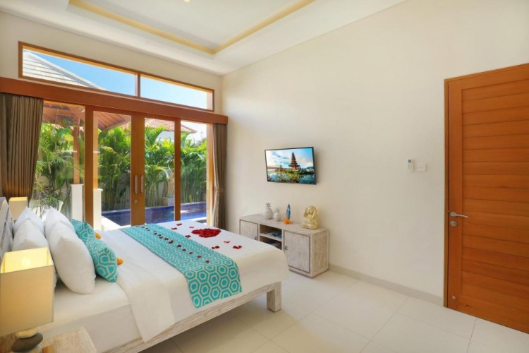 Holl Villa - Bedroom Two with Pool View