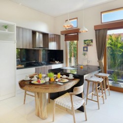 Holl Villa - Dining Area