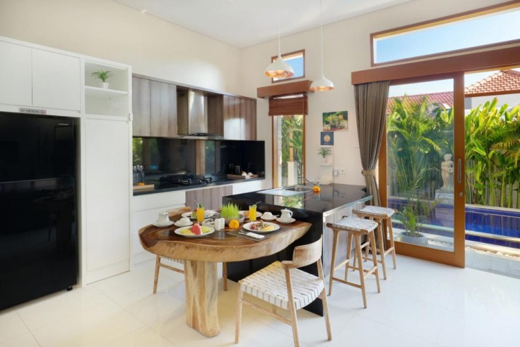 Holl Villa - Dining Area