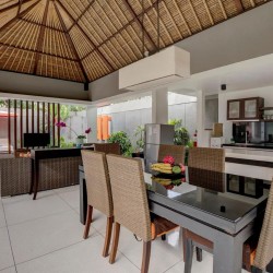 Villa Jerami - Dining and Living Area
