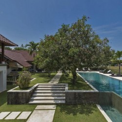 Villa Manis Canggu - Garden and Pool