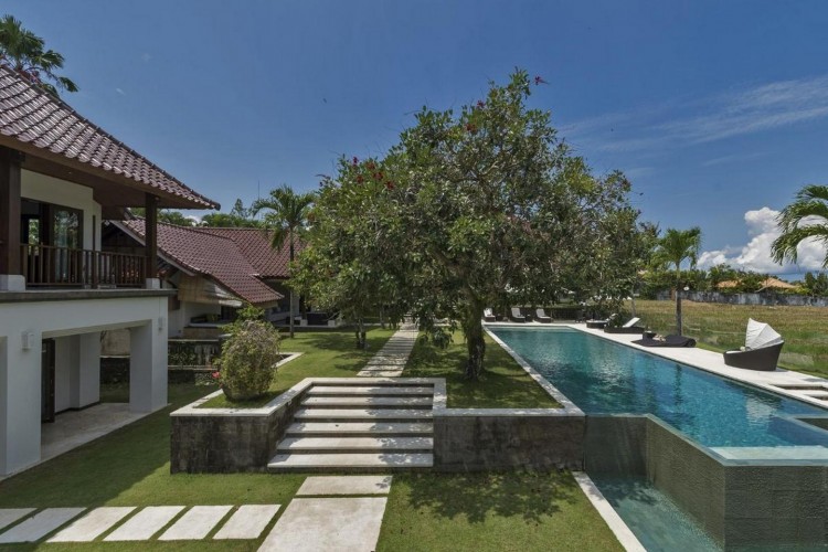 Villa Manis Canggu - Garden and Pool