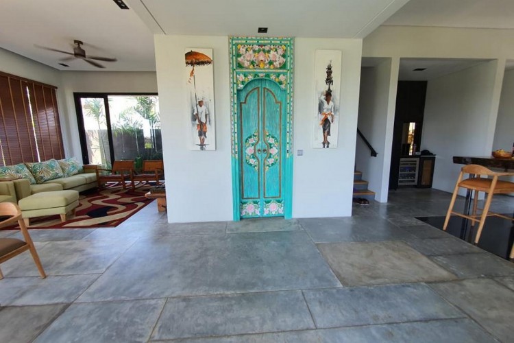 Villa Cahaya - Villa Interior from Entrance