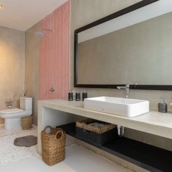 Villa Kenza - Bathroom One