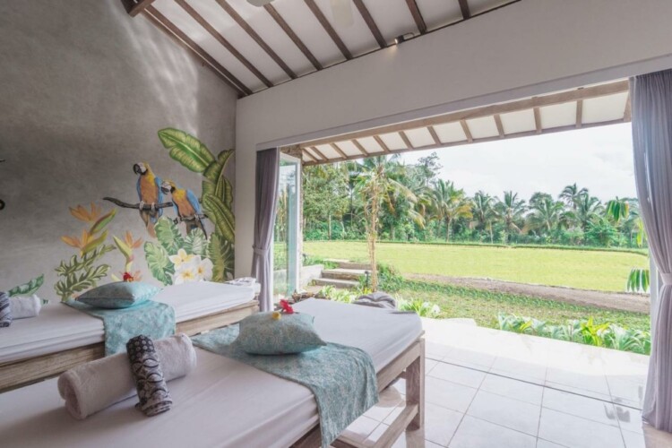 Villa Daun Lebar - Massage Bed with Ricefield View