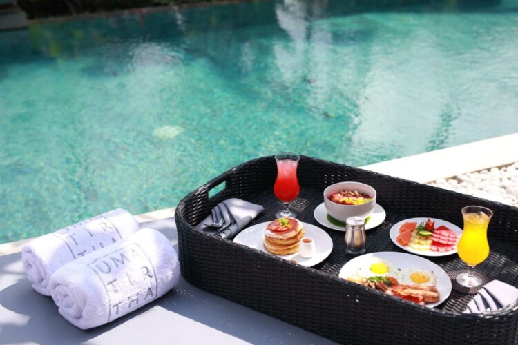 Villa Uma Tirtha - Floating Breakfast