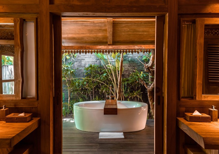 Villa Kapungkur - Outdoor Bathtub