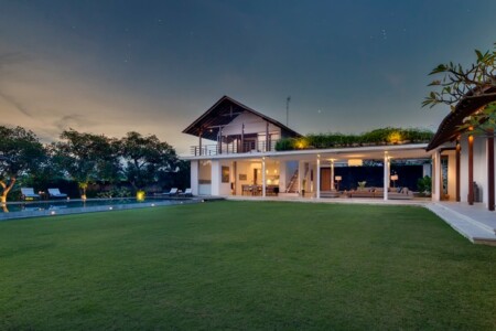 Villa Kavya - Stunning Villa at Dusk